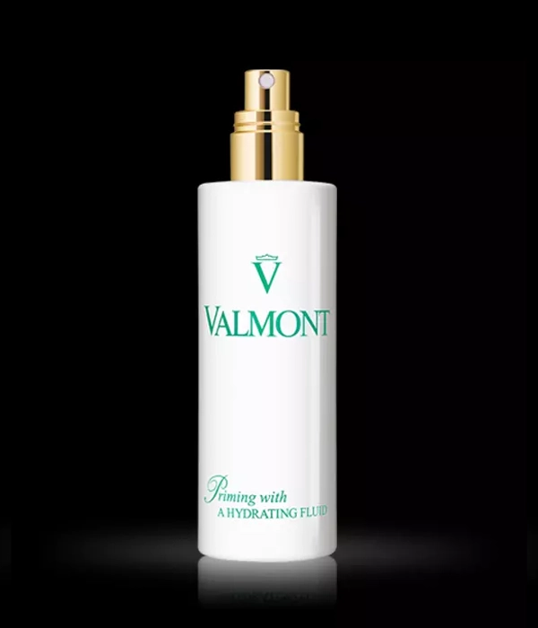 valmont-priming-with-a-hydrating-fluid